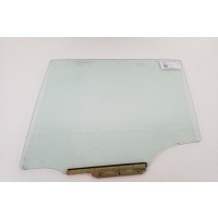 Стекло левая боковых дверь toyota corolla verso _e12_ 6810413290 1.6l