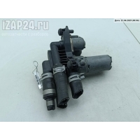Насос водяной дополнительный Mercedes W220 (S) 2002 2208300084