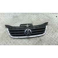 Решетка радиатора Volkswagen Touran 2003