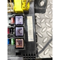Блок предохранителей Toyota Avensis 2000 8273005020