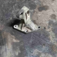 Кронштейн КПП Volkswagen Passat B3(1988-1993) 1990 357199353a