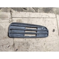 Заглушка (решетка) в бампер передний Audi 80 B4 1994