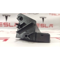 Кронштейн Tesla Model S 2019 1061331-00-B,1020793-00-B