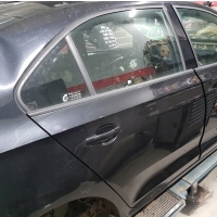 Дверь правая задняя - lf9r - оригинал - skoda rapid liftback