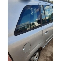 Стекло передняя левая дверь opel zafira b 2006 rok