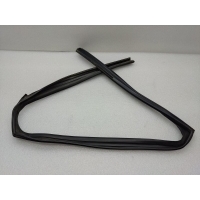 Уплотнитель стекла двери Infiniti M37 Y51 2010-2014 823311MA0B