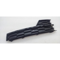 Решетка бампера центральная Skoda Octavia 5E 2012-2020 5E0807682G
