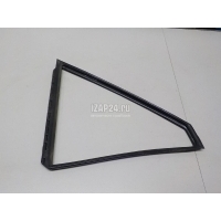Уплотнитель форточки правой Toyota RX 300/330/350/400h (2003 - 2009) 6818848030