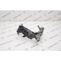 Кронштейн крепления переднего крыла RH Audi Q7 4M 2015 4M0821132F