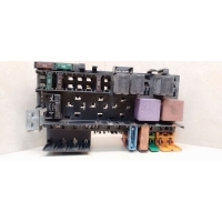 блок предохранителей Renault Scenic 2 2004 7703297988,7703497782A