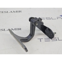 Петля крышки багажника Tesla Model Y 2022 1624940-00
