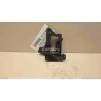 Крючок капота Mercedes Benz W204 (2007 - 2015) 2048800064