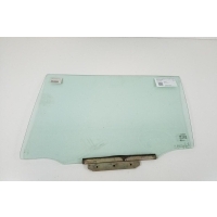 Стекло левая боковых дверь toyota corolla _e12_ 6810402130 1.6l gasoline