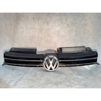 решетка радиатора Volkswagen Golf 6 5K0853653