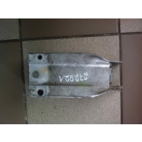 Кронштейн крепления бампера переднего Mercedes C W204 2009 2046200995,A2046200995
