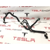 Патрубок (трубопровод, шланг) Tesla Model 3 2022 1521493-00-C