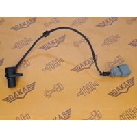 датчик положения коленвала Volkswagen Touareg 7LA, 7L6, 7L7 2008 022957147A