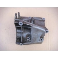 кронштейн насоса гур AUDI A8 (D2) 1994-2003 AUDI A8 (D2) 1994-2003 1996 077260885E, Совместимые OEM номера 077260885D,077260885E