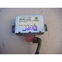 блок электронный AUDI A8 (D2) 1994-2003 AUDI A8 (D2) 1994-2003 1995 4D0951173B,