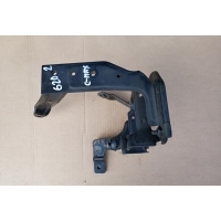 кронштейн FORD C-MAX 2007-2011 FORD C-MAX 2007-2011 2008 1420308, Совместимые OEM номера 3M51-3K738-AC