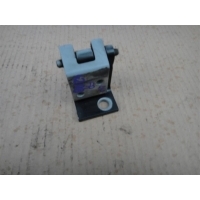петля двери () AUDI A8 (D2) 1994-2003 AUDI A8 (D2) 1994-2003 1995 4D0831402,