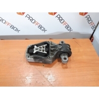 Подушка крепления двигателя Mercedes B-class W246 2014 A2462401209