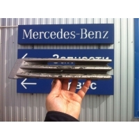 Заглушка (решетка) в бампер передний Mercedes C W202 1995 A2028850126