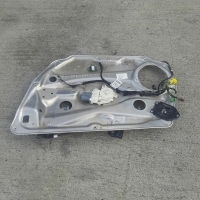Стеклоподъемник передний правый Mercedes C W204 2011 A20482002422011,A2048200242,A2129066702,A2047202579,A2127201679,A2047200679,A2048200242,A2129066702