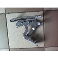 Петля капота левая Mercedes C W204 2008 A2048800728