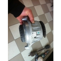 Подушка крепления двигателя Mercedes C W205 2016 A2052406617
