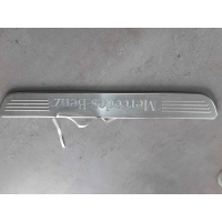 Накладка на порог Mercedes C W205 2017 A2056806903,A2056800535