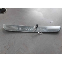 Накладка на порог Mercedes C W205 2017 A2056807003,A2056800735