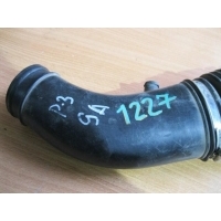 Патрубок воздушного фильтра VW Passat (B3) 1988-1993 051133373B