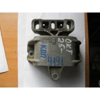 Опора КПП левая Skoda Octavia 1997-2000 1J0199555AJ