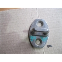 Ответная часть замка багажника VW Passat (B5) 1996-2000 3B0837033F