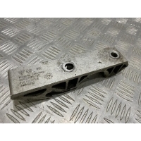 Кронштейн Volkswagen Touareg 2005 7L0411063B, 7L0411025H,7L0411063B