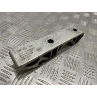 Кронштейн Volkswagen Touareg 2005 7L0411063B, 7L0411025H,7L0411063B