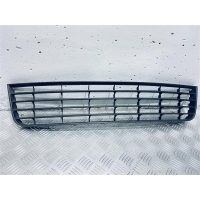 Заглушка (решетка) в бампер передний Volkswagen Golf 5 2007 1K0853677