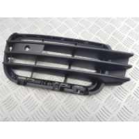 Заглушка (решетка) в бампер передний Volkswagen Touareg 2012 7P6919493, 7P6853665A