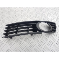 Рамка фары противотуманной левой Audi A4 B6 2003 8E0807681