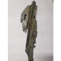 Петля крышки багажника правая Audi A6 2000 4B5827302F,4E0823302G,