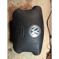 Подушка безопасности водителя Volkswagen Passat 2002 3B0880201BM,,