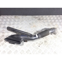 Воздухозаборник Opel Corsa D 2008 55557183,55557182