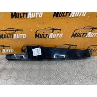 Накладка стойки двери Задн. Land Rover Discovery 5 LR105992