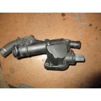 Фланец (тройник) системы охлаждения Volkswagen Passat B6 2010 03L121132Q