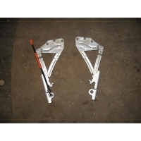 Петля капота Volkswagen Golf Plus 5 2008 5M0823301,5M0823302