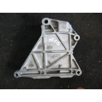 Кронштейн двигателя Volkswagen Transporter 5 2005 070903143C