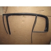 Направляющая стекла Volkswagen Golf Plus 5 2006 5M0839431D,5M0839432D