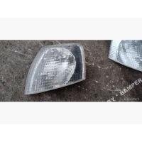 Поворотник левый Volkswagen Passat 1998