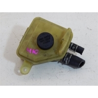 бачок гидроусилителя Mazda Demio DW5W 2000 D063-32-690G